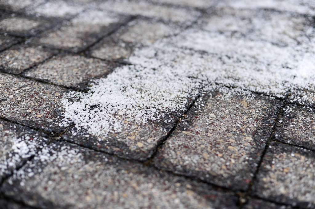 commercial cleaner salt stains on carpet